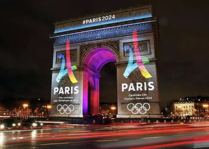 Eiffel Tower * Paris